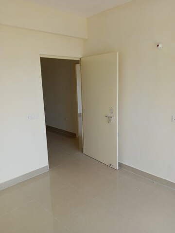 Room in 2 BHK Apartment at Conscient Habitat 78, Sector 78 – for Rent