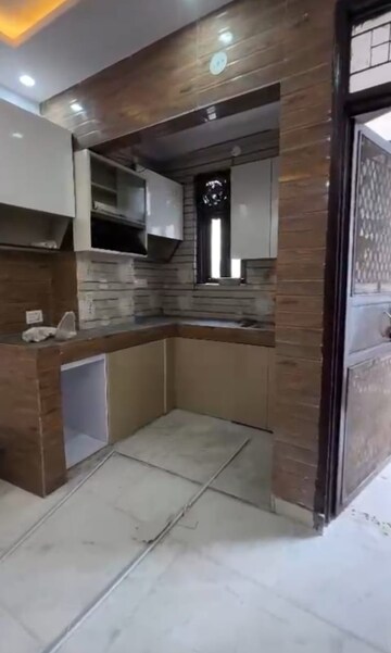 Kitchen in 3 BHK Apartment at Kothrud – for Rent