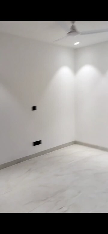 Room in 2 BHK Builder Floor at Saket – for Rent