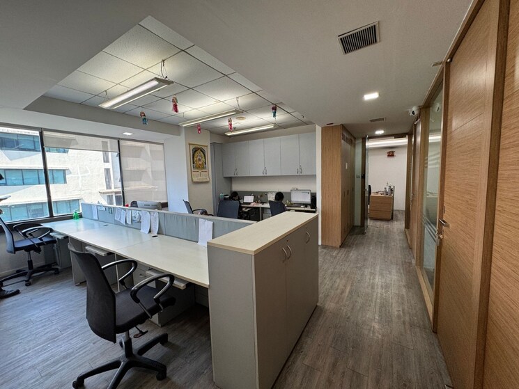 Team Area, deccan gymkhana Commercial Office Space 1500 Sq.Ft. In Deccan Gymkhana Pune 8498123