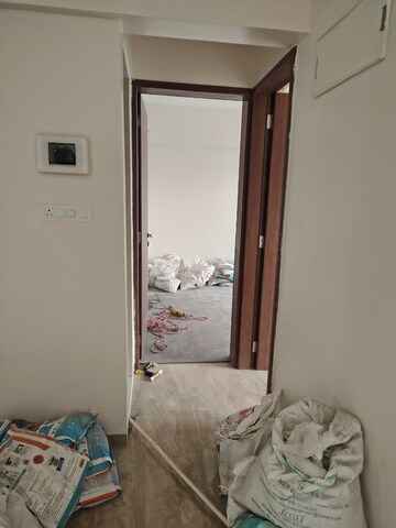 Room in 4 BHK Apartment at VTP Solitarie, Baner – for Rent