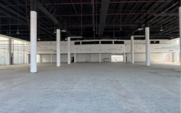 Showroom For Rent in Bandra West