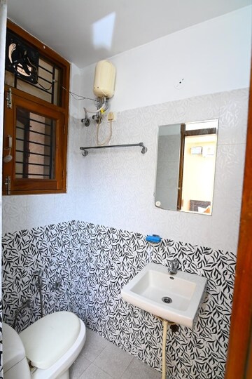 Bathroom in Studio Builder Floor at Khatipura – for Rent