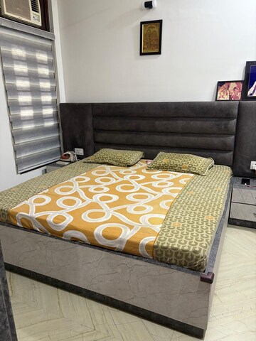 Bedroom in 2 BHK Builder Floor at Nirman Vihar – for Rent