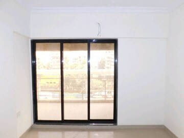 Room in 2 BHK Apartment at MM Spectra, Chembur – for Rent