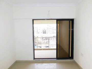 Room in 2 BHK Apartment at MM Spectra, Chembur – for Rent
