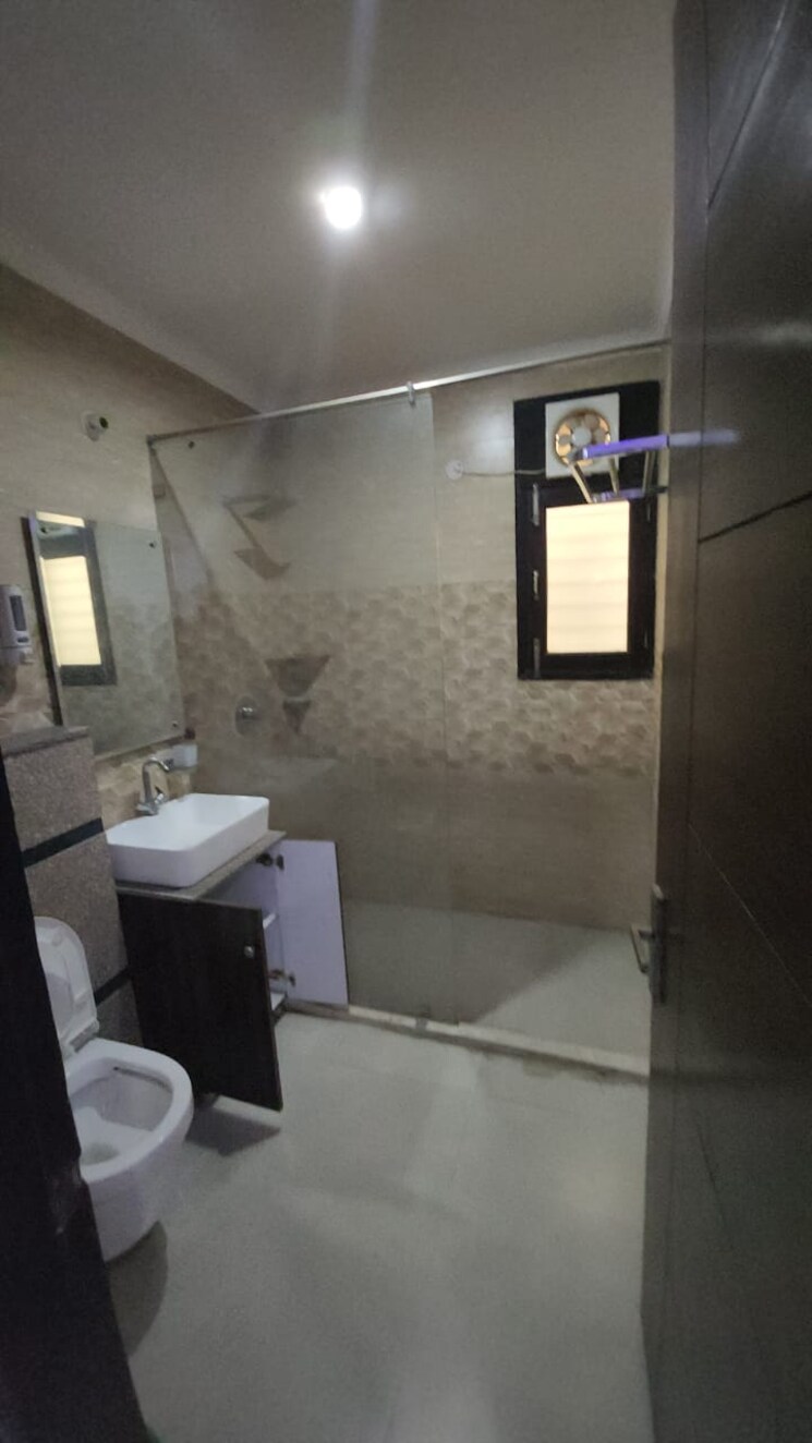Bathroom, sector 49 3 Bedroom 2076 Sq.Ft. Builder Floor In Sector 49 Faridabad 8499107