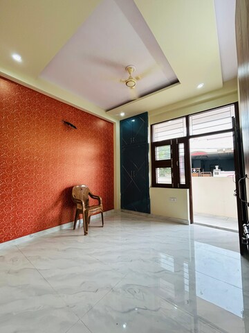 Room in 2 BHK Apartment at New Town – for Rent
