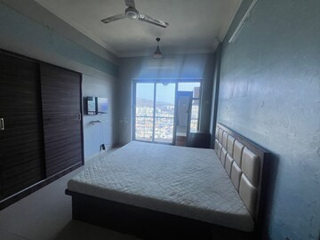 Bedroom in 2 BHK Apartment at K Raheja Heights, Malad East – for Rent