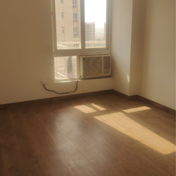 Room in 3 BHK Apartment at Silverglades The Melia, Sohna Sector 33 – for Rent