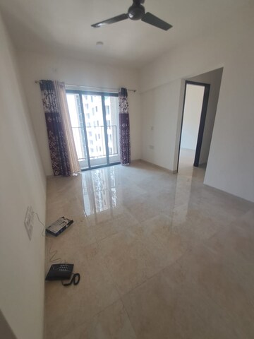 Room in 2 BHK Apartment at Sunteck West World, Naigaon East – for Rent
