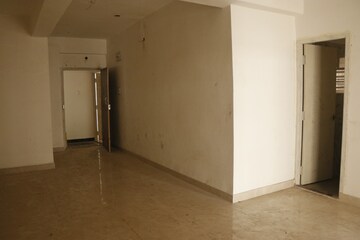 Room in 3 BHK Builder Floor at Bangur Avenue – for Sale