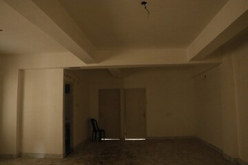 Room in 3 BHK Builder Floor at Bangur Avenue – for Sale