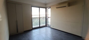 Room in 4 BHK Apartment at Kailash Colony – for Sale