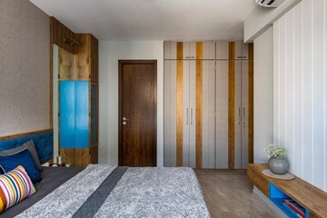 Bedroom in 2.5 BHK Apartment at Hiranandani Castle Rock, Powai – for Rent