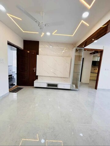 Room in 3 BHK Apartment at SMR Vinay Iconia Hyderabad, Kondapur – for Rent