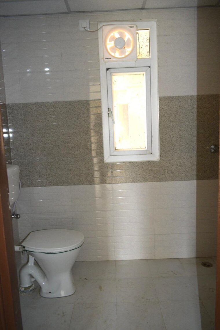 Bathroom, signature-global-orchard-avenue 2 Bedroom 591 Sq.Ft. Apartment In Sector 93 Gurgaon 8499735