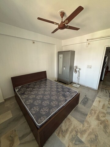 Bedroom in 3 BHK Apartment at Vastrapur – for Rent