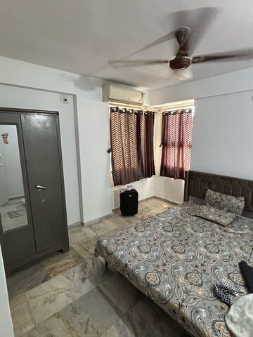 Bedroom in 3 BHK Apartment at Vastrapur – for Rent