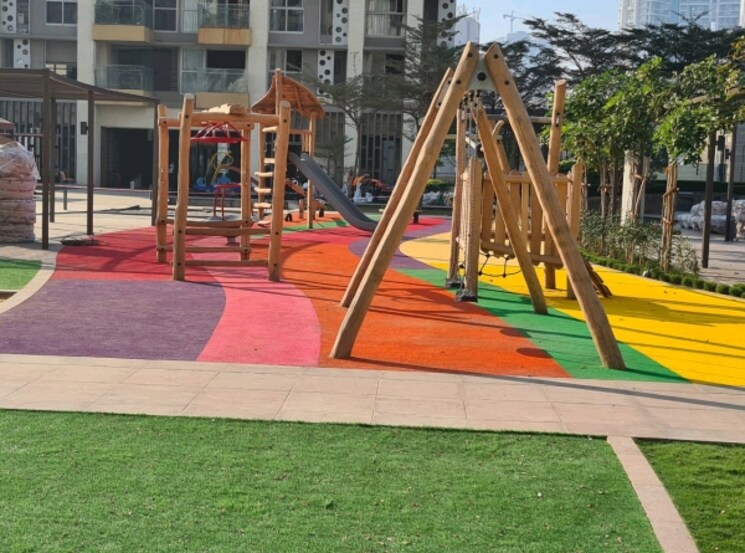 Garden, lodha-venezia 2 Bedroom 816 Sq.Ft. Apartment In Parel Mumbai 8499850