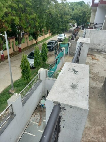 Balcony in 5 BHK Independent House at Prateek Residency, Sector 22 Yamuna Expressway – for Rent