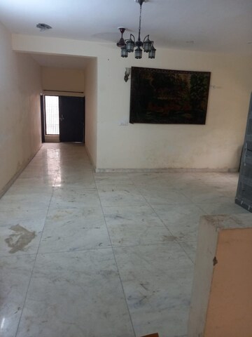 Room in 5 BHK Independent House at Prateek Residency, Sector 22 Yamuna Expressway – for Rent