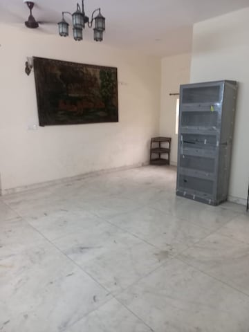 Parking in 5 BHK Independent House at Prateek Residency, Sector 22 Yamuna Expressway – for Rent