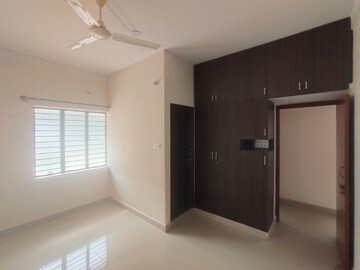 Room in 2 BHK Builder Floor at Koramangala – for Rent