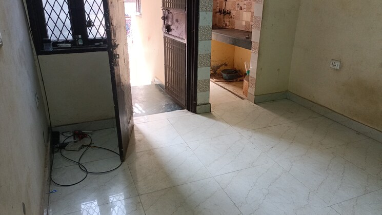 Room, vaishali sector 3 1 Bedroom 350 Sq.Ft. Builder Floor In Vaishali Sector 3 Ghaziabad 8499816