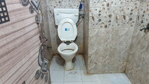 Bathroom in 1 BHK Builder Floor at Vaishali Sector 3 – for Sale