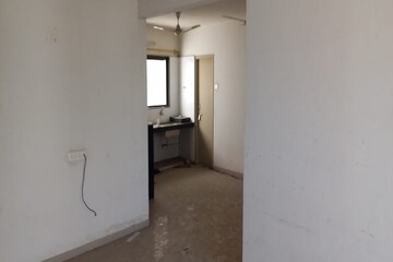 Room in 1 BHK Apartment at Shakti Khand Iii – for Rent