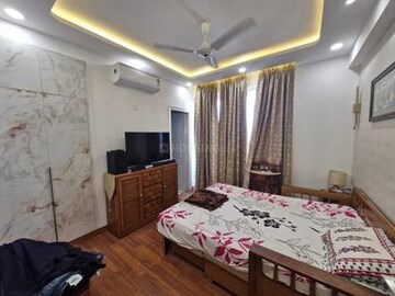 Bedroom in 5 BHK Apartment at Indiabulls Enigma, Sector 110 – for Rent