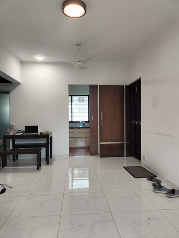 Room in 2 BHK Apartment at Khar West – for Rent