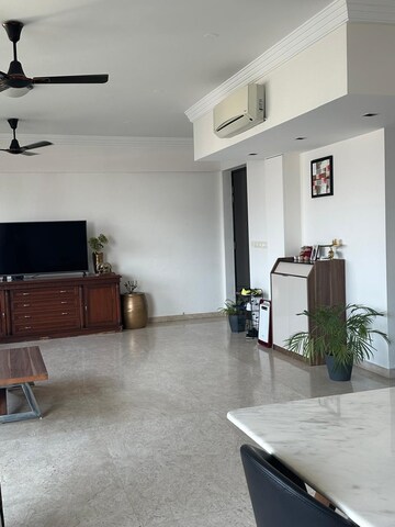 Room in 3 BHK Apartment at Hiranandani Glen Dale, Powai – for Rent