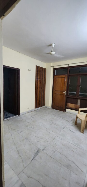 Room in 3 BHK Apartment at Lions Society, Sector 56 – for Rent