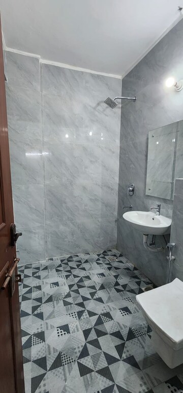 Attached Bathroom in 3 BHK Apartment at Lions Society, Sector 56 – for Rent