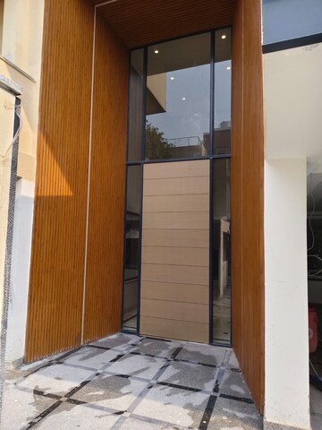  6+ BHK Independent House at Sector 57 – for Sale