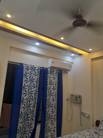 Room in 2 BHK Apartment at Piyush Heights, Sector 89 – for Rent
