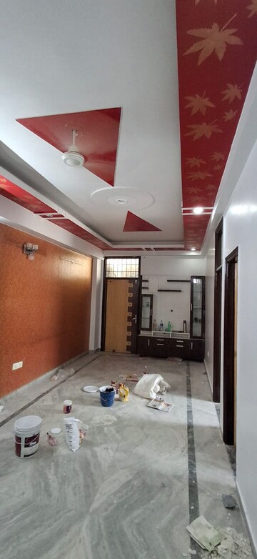 Room in 3 BHK Builder Floor at Niti Khand – for Rent