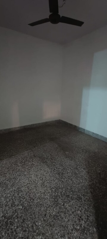 Room in 1 BHK Apartment at Tulsidham Complex, Kapur Bawdi – for Sale