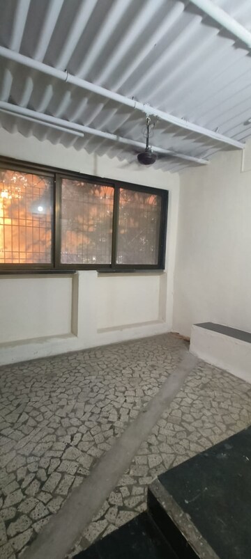 Room in 1 BHK Apartment at Tulsidham Complex, Kapur Bawdi – for Sale