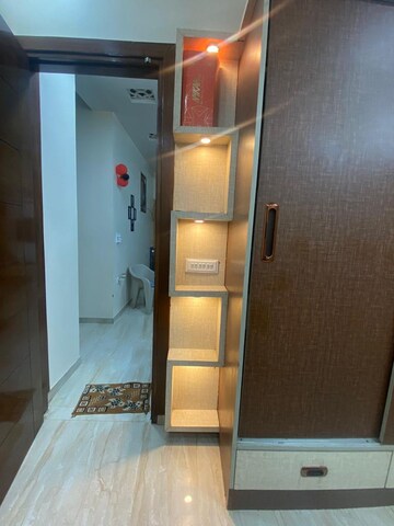 Room in 3 BHK Builder Floor at Pratap Vihar – for Rent