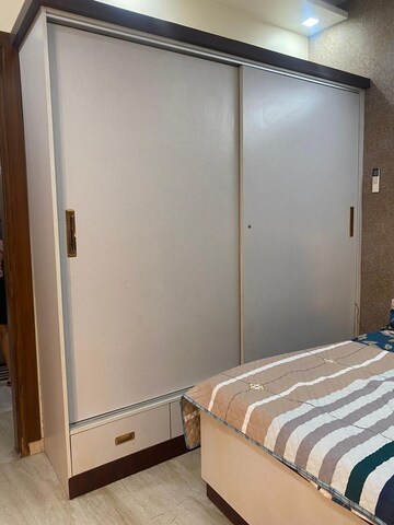 Room in 3 BHK Builder Floor at Pratap Vihar – for Rent