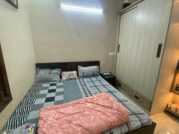 Room, pratap vihar 3 Bedroom 1550 Sq.Ft. Builder Floor In Pratap Vihar Ghaziabad 8500505