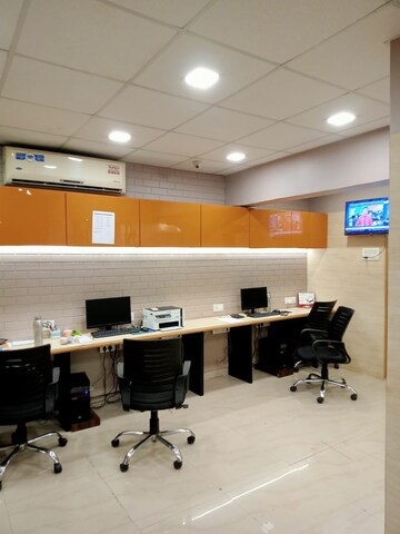  Office Space For Rent in Malad West