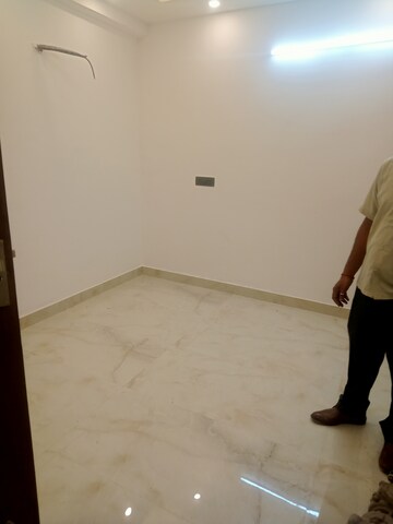 Room in 1 BHK Builder Floor at Ignou Road – for Rent