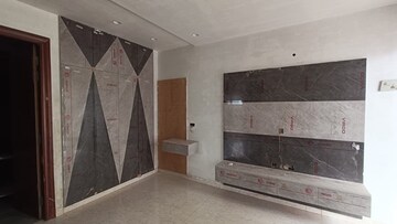Room in 3 BHK Builder Floor at Sector 63a – for Sale