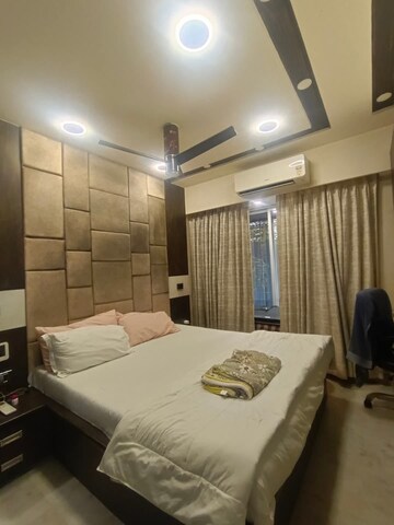 Room in 2 BHK Apartment at Union Park – for Rent