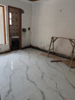 Room in 3 BHK Builder Floor at Sector 41 – for Sale