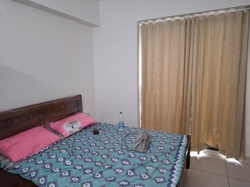 Room in 3 BHK Apartment at Vaishnodevi Circle – for Rent